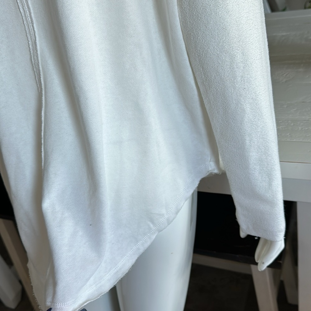 La Miel white long sleeve to texture sweater Lg seam down back Uneckline NWT - Picture 15 of 15